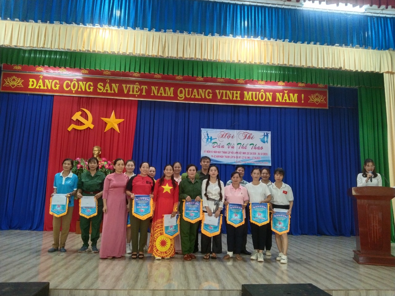 HỘI THI DÂN VŨ THỂ THAO XÃ EA WY NĂM 2023